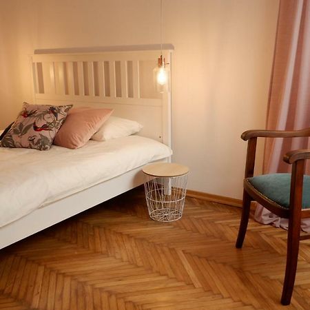 Singer Apartment Old Town Краков Экстерьер фото