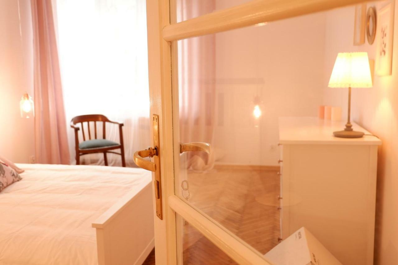 Singer Apartment Old Town Краков Экстерьер фото