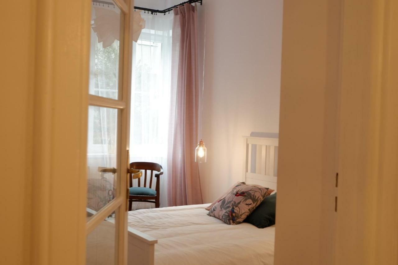 Singer Apartment Old Town Краков Экстерьер фото